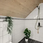 Apartman A Beautiful 3-bedroom With Stunning Views And Free Parking *