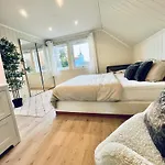 Apartmán A Beautiful 3-bedroom With Stunning Views And Free Parking Bergen