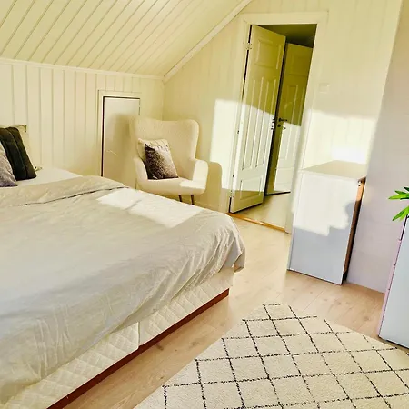 A Beautiful 3-bedroom With Stunning Views And Free Parking Appartement