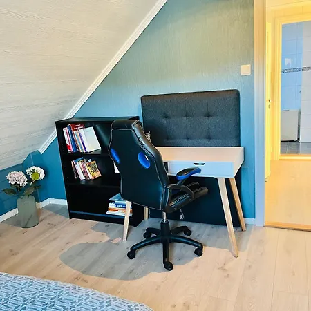 A Beautiful 3-bedroom With Stunning Views And Free Parking * Bergen