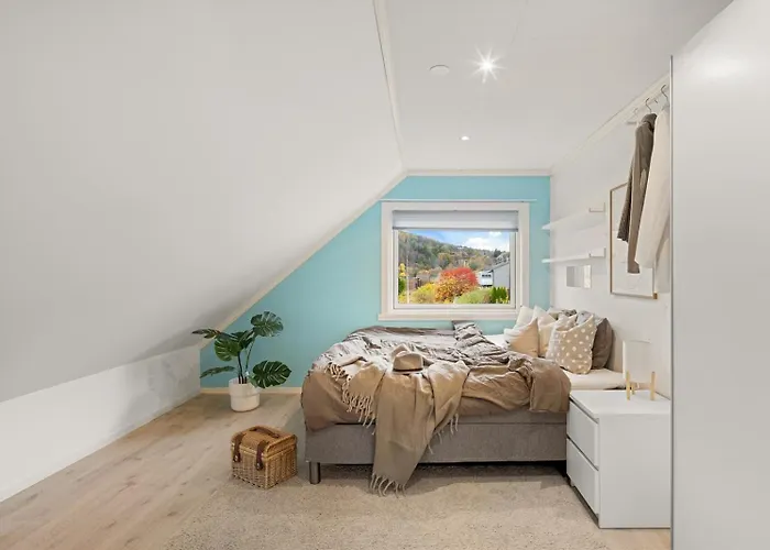 A Beautiful 3-bedroom With Stunning Views And Free Parking Appartement *