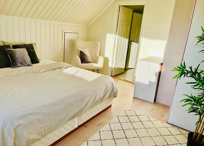 A Beautiful 3-bedroom With Stunning Views And Free Parking Leilighet